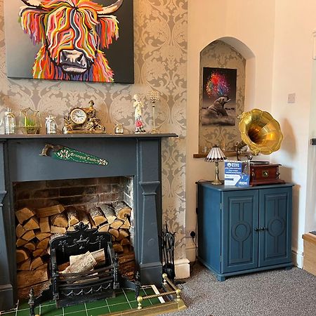 Appartement Quigley Buildings - Stylish Entire 2 Bed House Sleeps 5 Wigan - Private Garden - Free Parking - Wifi - Secure Garden Extérieur photo
