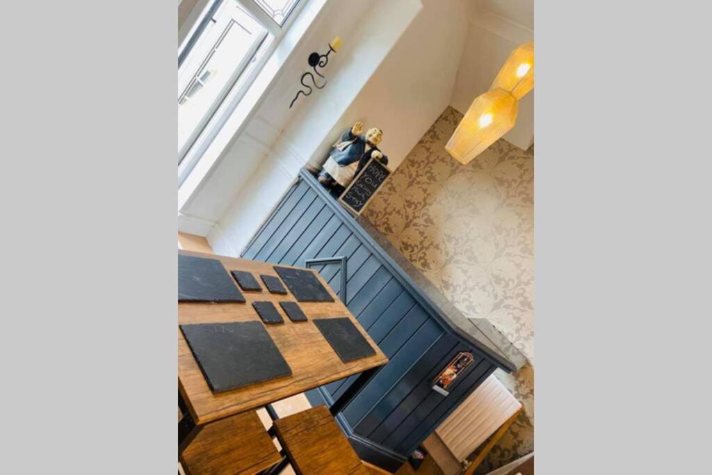 Appartement Quigley Buildings - Stylish Entire 2 Bed House Sleeps 5 Wigan - Private Garden - Free Parking - Wifi - Secure Garden Extérieur photo